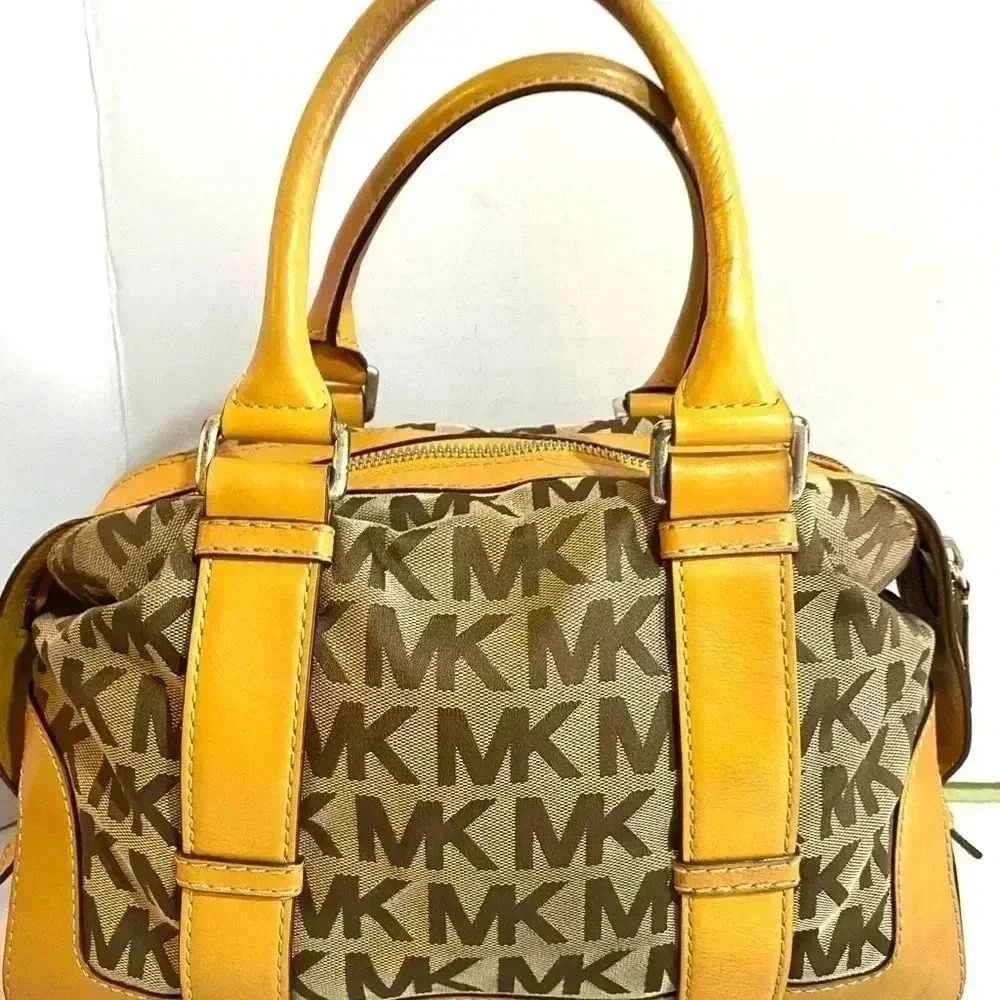 Michael kors MK signature print canvas logo satch… - image 3